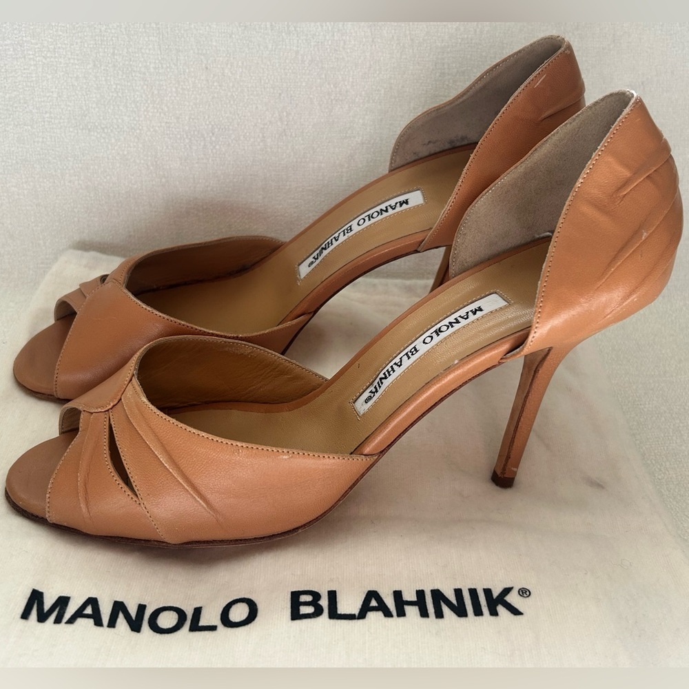 Manolo Blahnik Leather D’Orsay Peep Toe Heels SIZE: 38.5